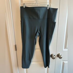 Athleta Salutation 7/8 Stash Tight